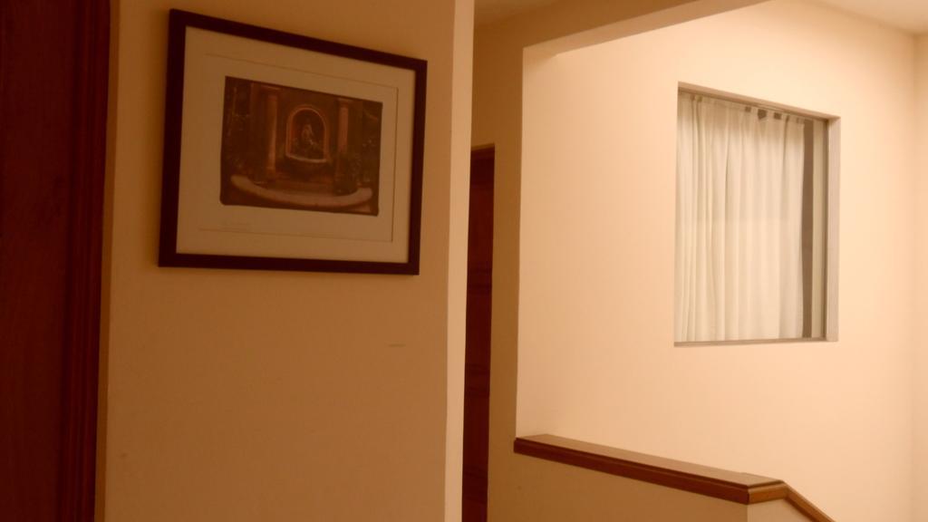 Hotel Casa Blanca Inn Guatemala City Room photo